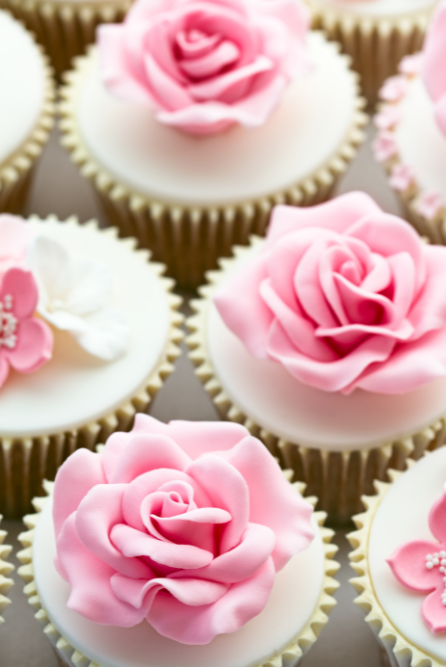 birthday and wedding cake flavored candle fragrance oil say yes to cake
