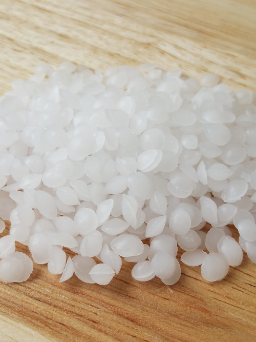 Vybar 260: wax additive that improves opacity, prevents mottling, controls oil bleed, retains fragrance and adds strength to your candles | Wax additive Canada | Vybar 260 Canada